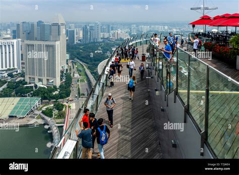singapore observation deck|singapore skywalk.